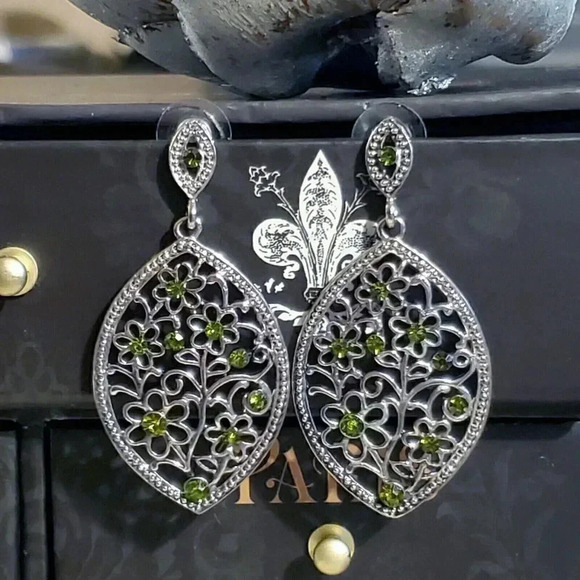 Vintage Marquise Green Rhinestone Silver Filigree Earrings - Picture 8 of 9